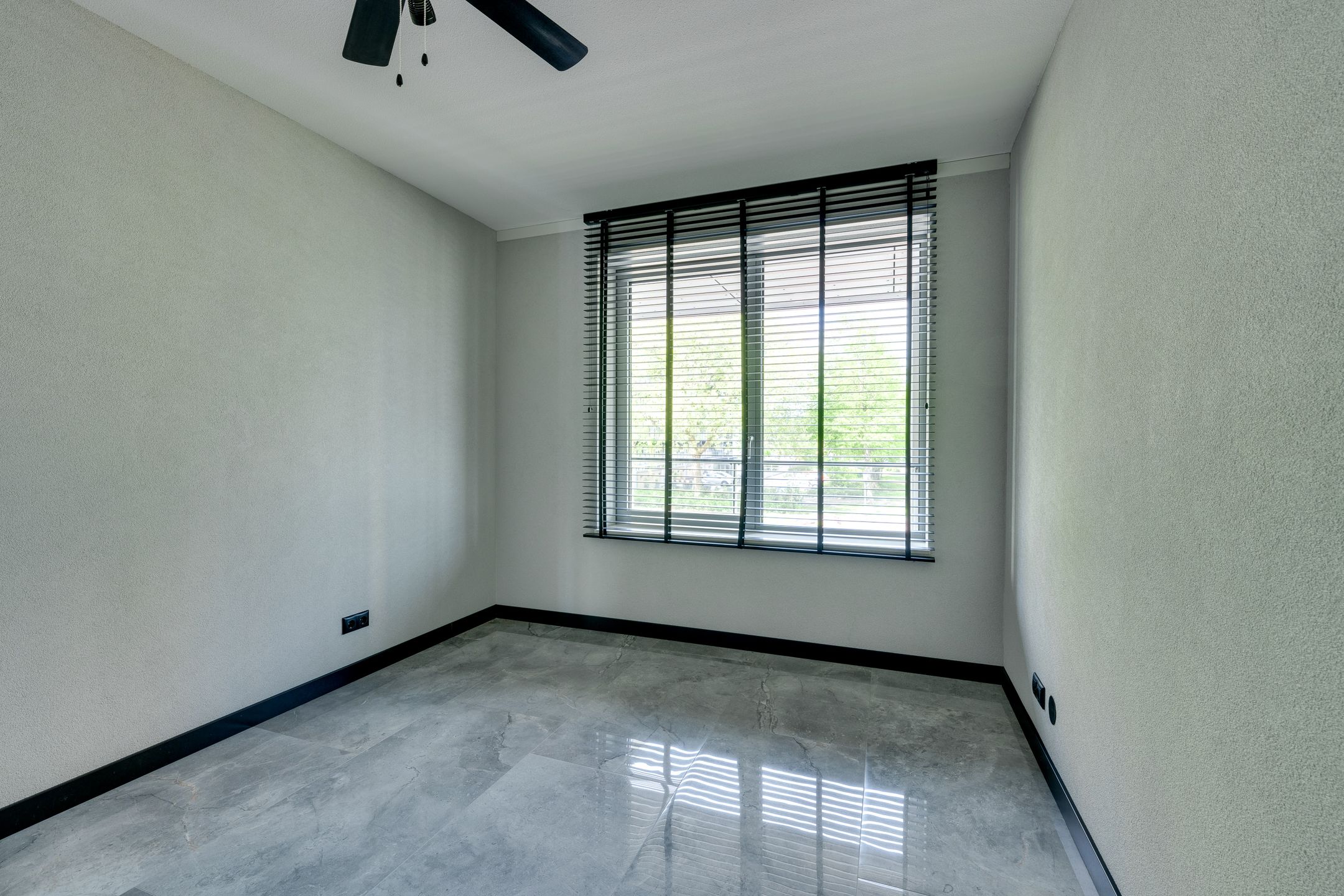 Luxury Finished Ready-to-Move Apartment with Parking in Modern Purmerend Complex — 33