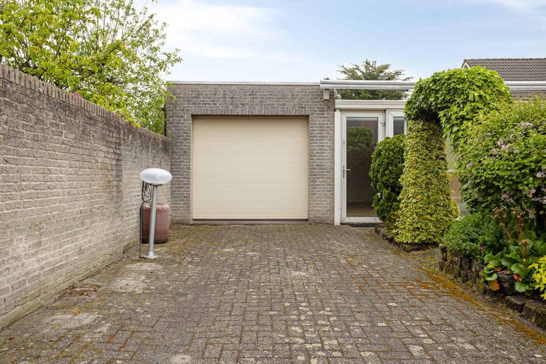 Photo 31 of Burgemeester Wittestraat 1