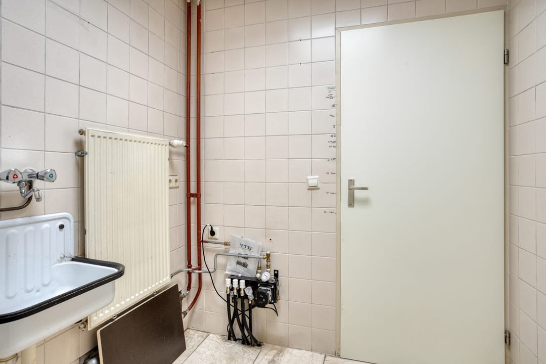 Photo 22 of Burgemeester Wittestraat 1