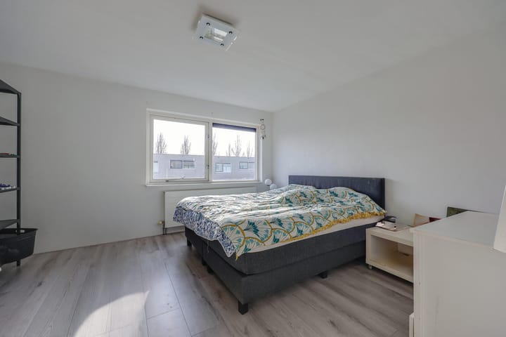 Tussenwoning te koop: Mantegnaplantsoen 16, Almere