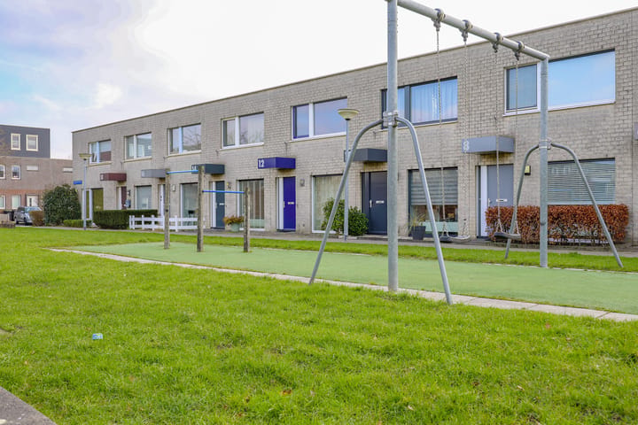 Tussenwoning te koop: Mantegnaplantsoen 16, Almere