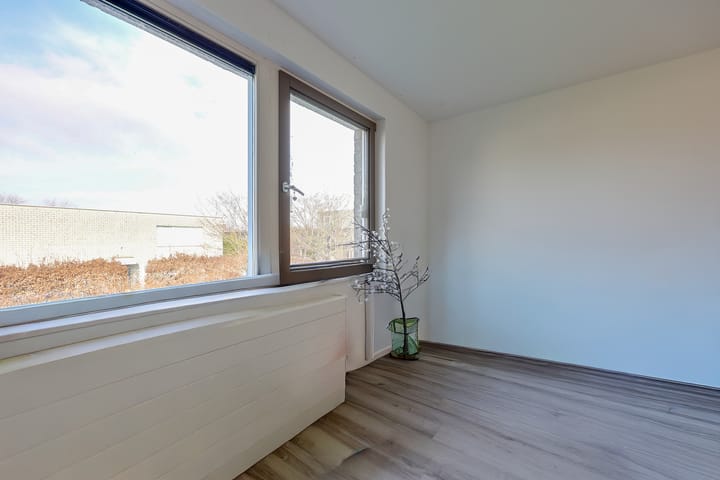 Tussenwoning te koop: Mantegnaplantsoen 16, Almere
