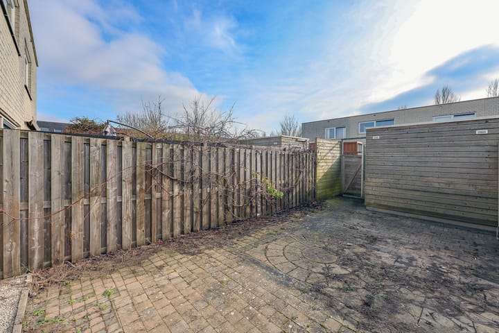 Tussenwoning te koop: Mantegnaplantsoen 16, Almere