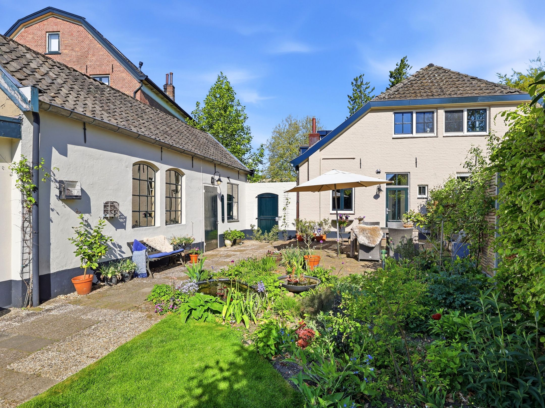 Sustainable Monumental Home with Deep Garden Near the IJssel River — 42