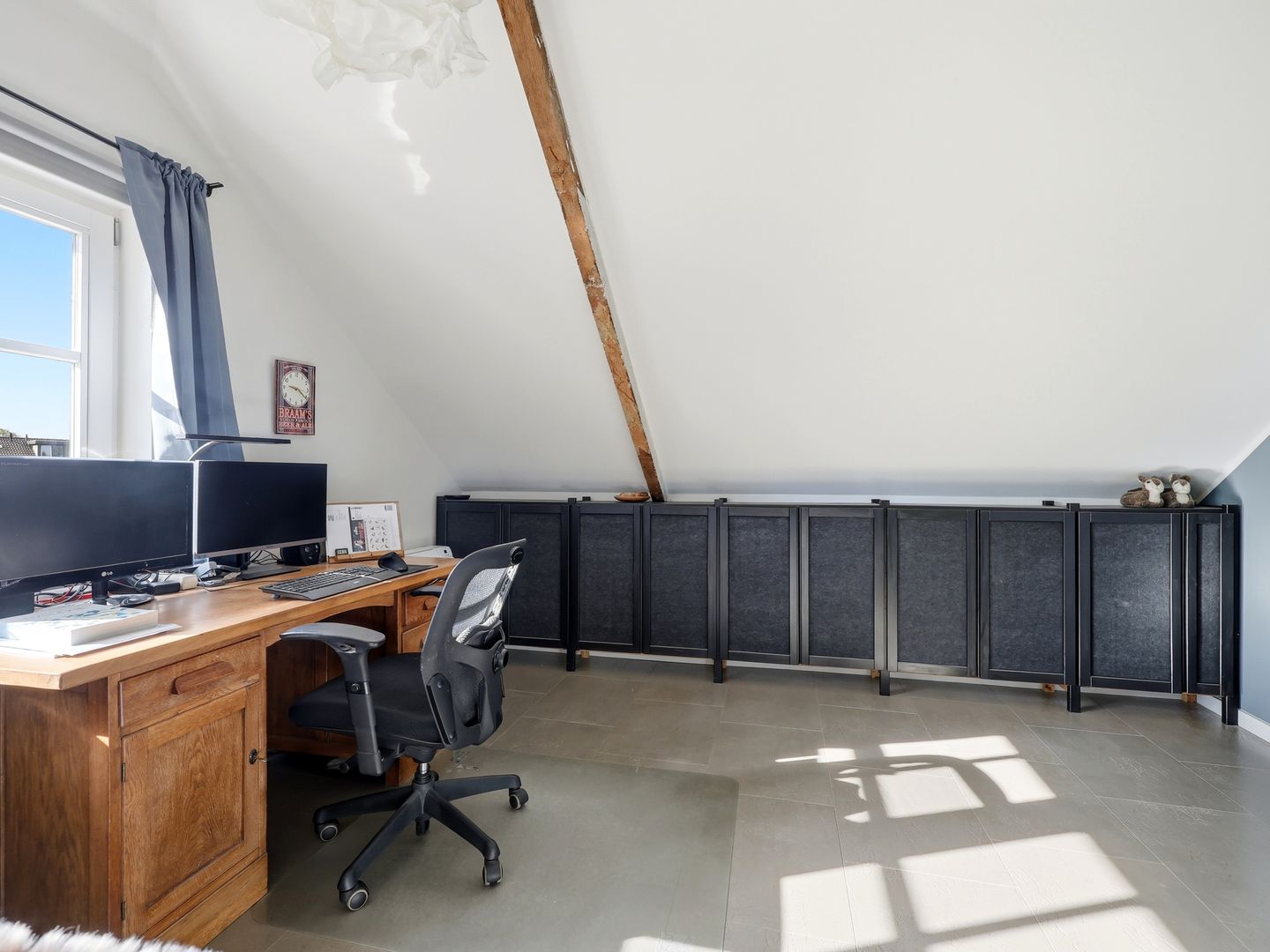 Sustainable Monumental Home with Deep Garden Near the IJssel River — 35