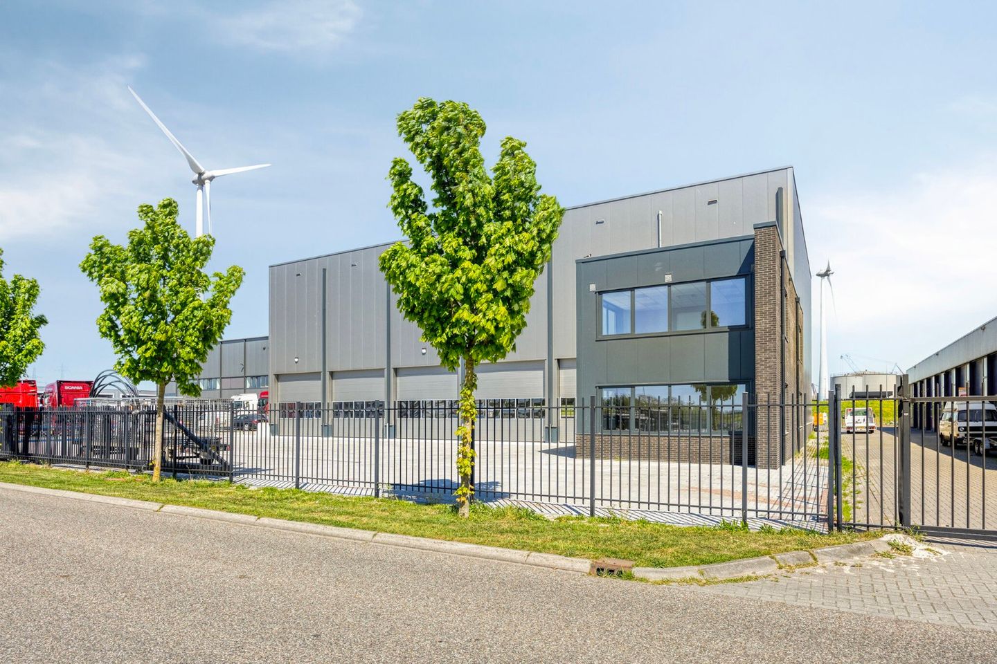 View photo 1 of Eckertstraat 52
