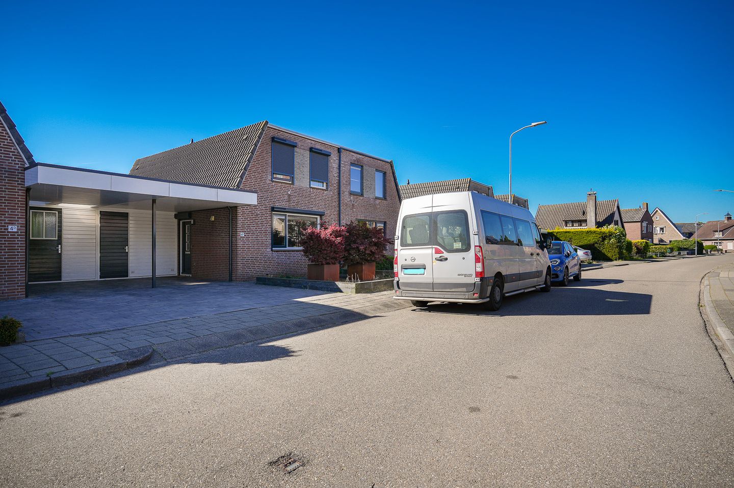 Semi-detached home with sunny garden and potential for ground floor living in Dreumel — 40
