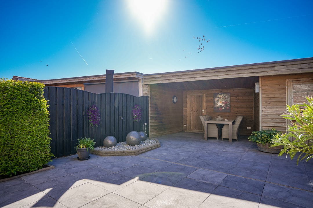 Semi-detached home with sunny garden and potential for ground floor living in Dreumel — 32