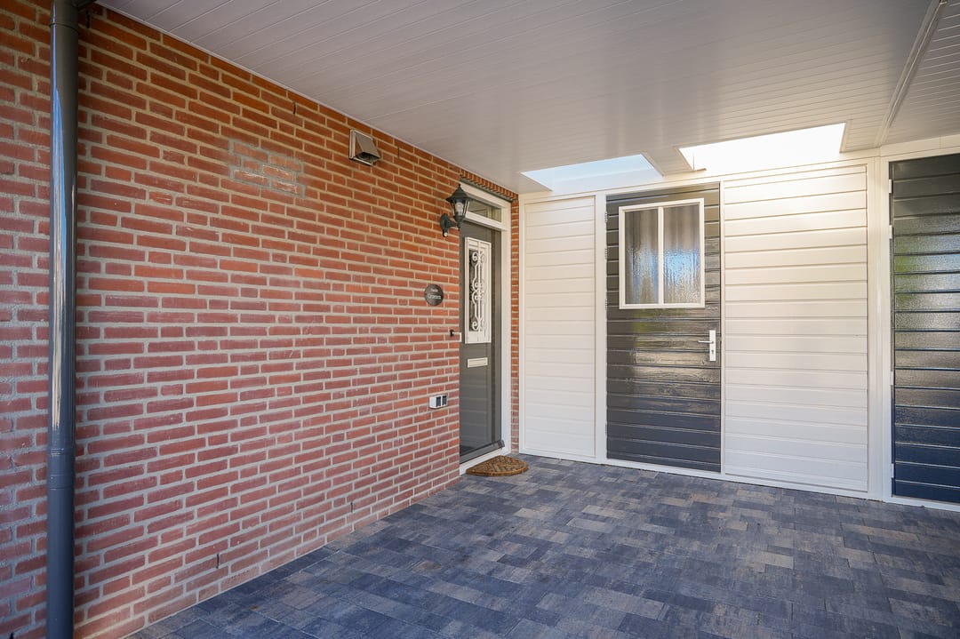 Semi-detached home with sunny garden and potential for ground floor living in Dreumel — 37