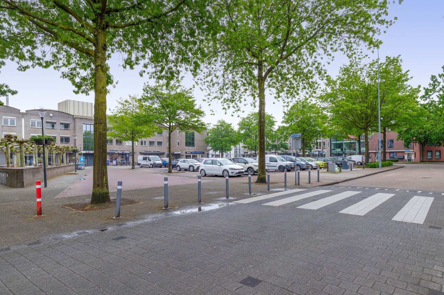 Photo 35 of Vincent van Goghstraat 47