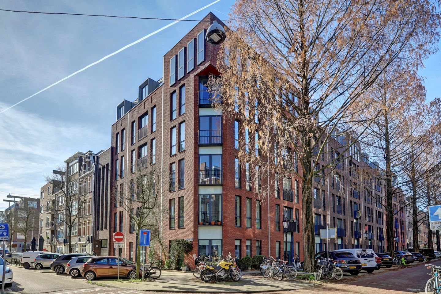Photo 1 of Camperstraat 22-M