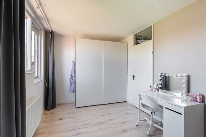 Tussenwoning te koop: Perengaarde 19, Zoetermeer