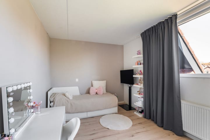 Tussenwoning te koop: Perengaarde 19, Zoetermeer