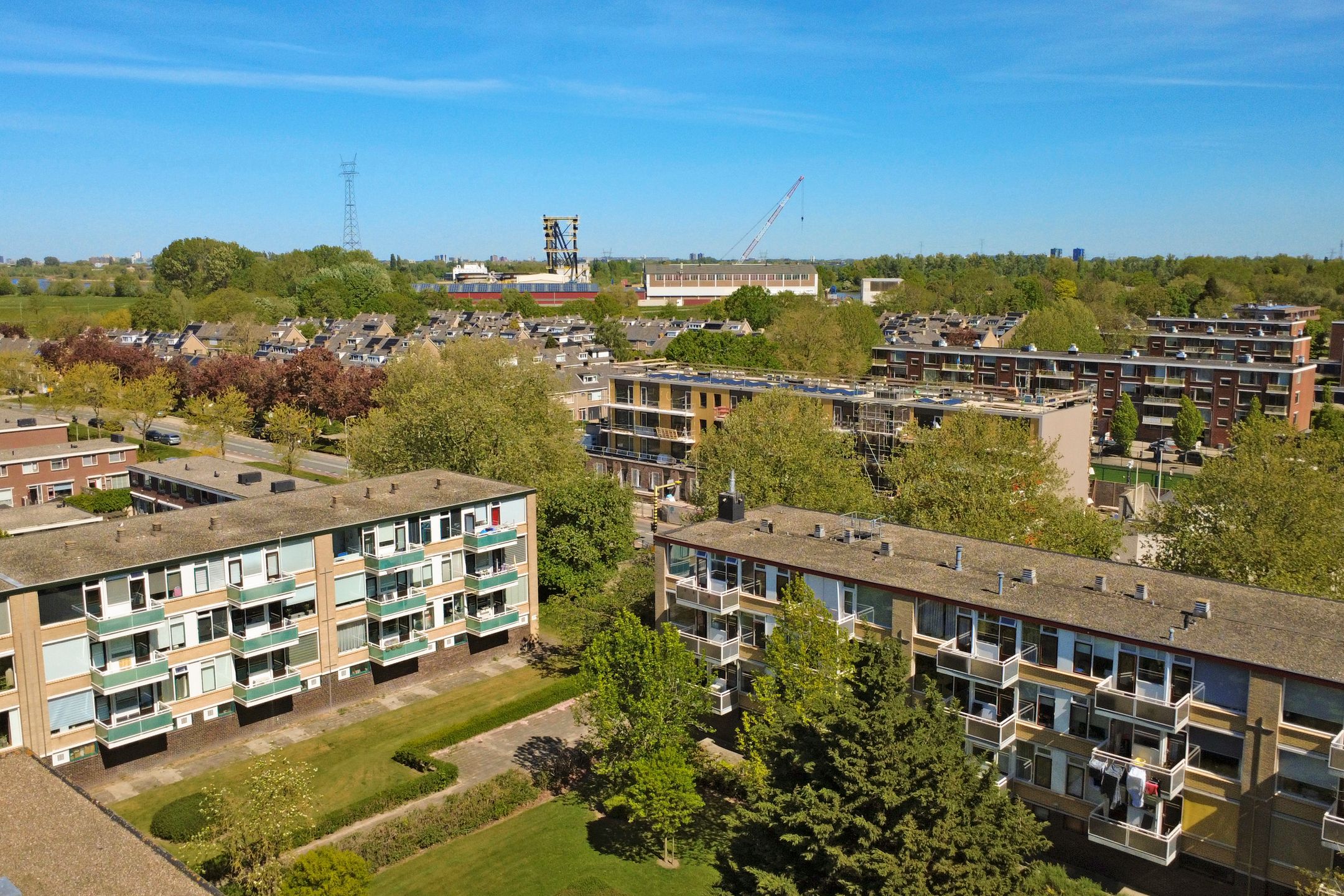 Bright corner apartment with three bedrooms on the second floor in Slikkerveer — 39