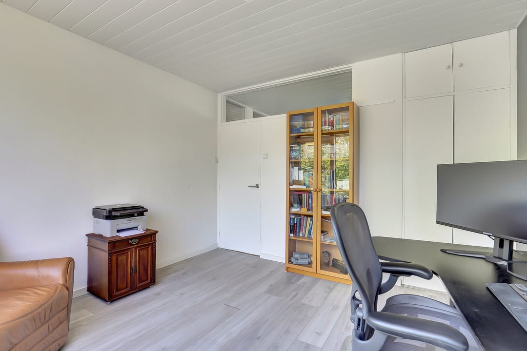 Bright corner apartment with three bedrooms on the second floor in Slikkerveer — 23