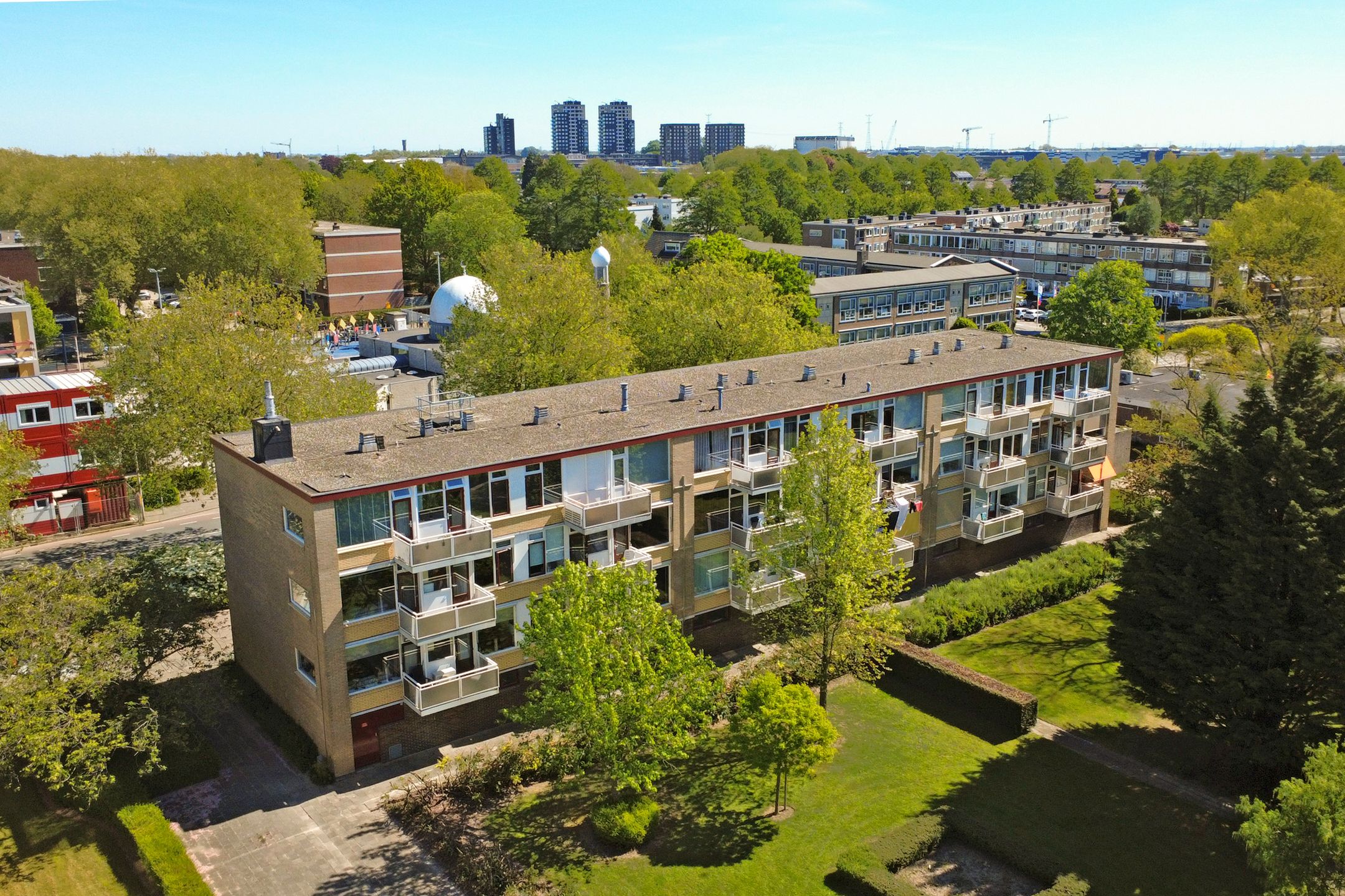 Bright corner apartment with three bedrooms on the second floor in Slikkerveer — 42