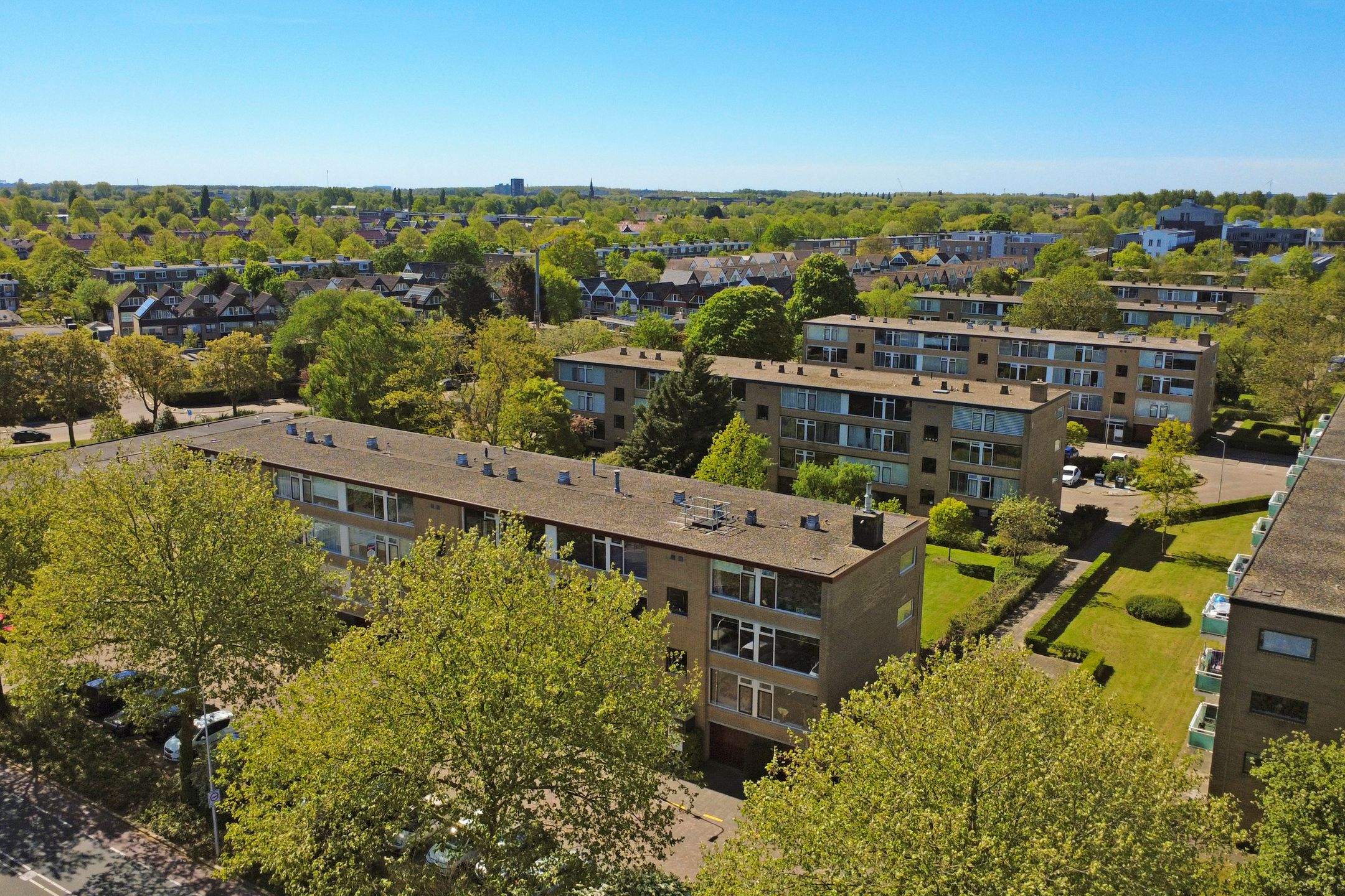 Bright corner apartment with three bedrooms on the second floor in Slikkerveer — 36