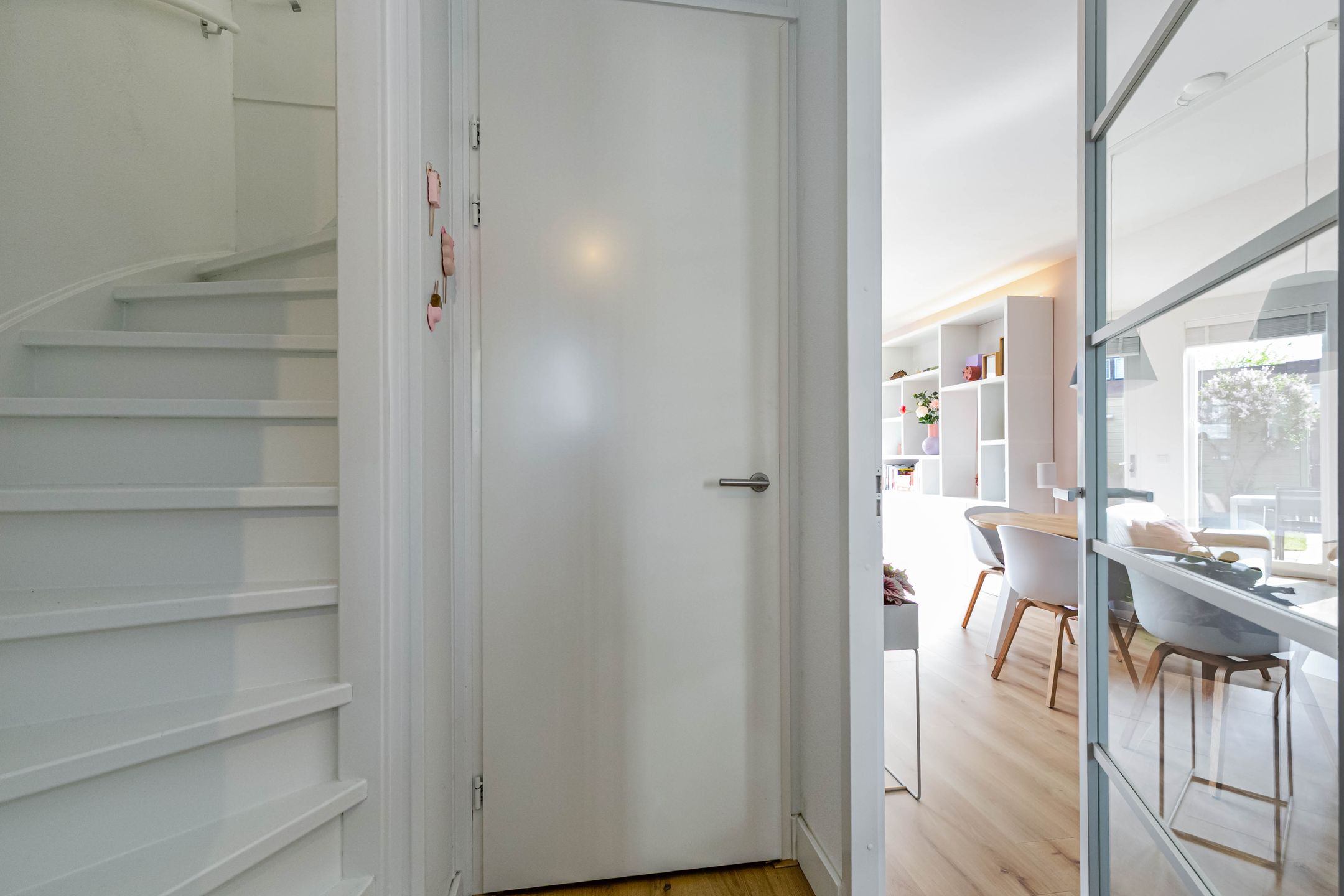 Spacious Move-in Ready Terraced Home with Sunny Garden in Vathorst — 9