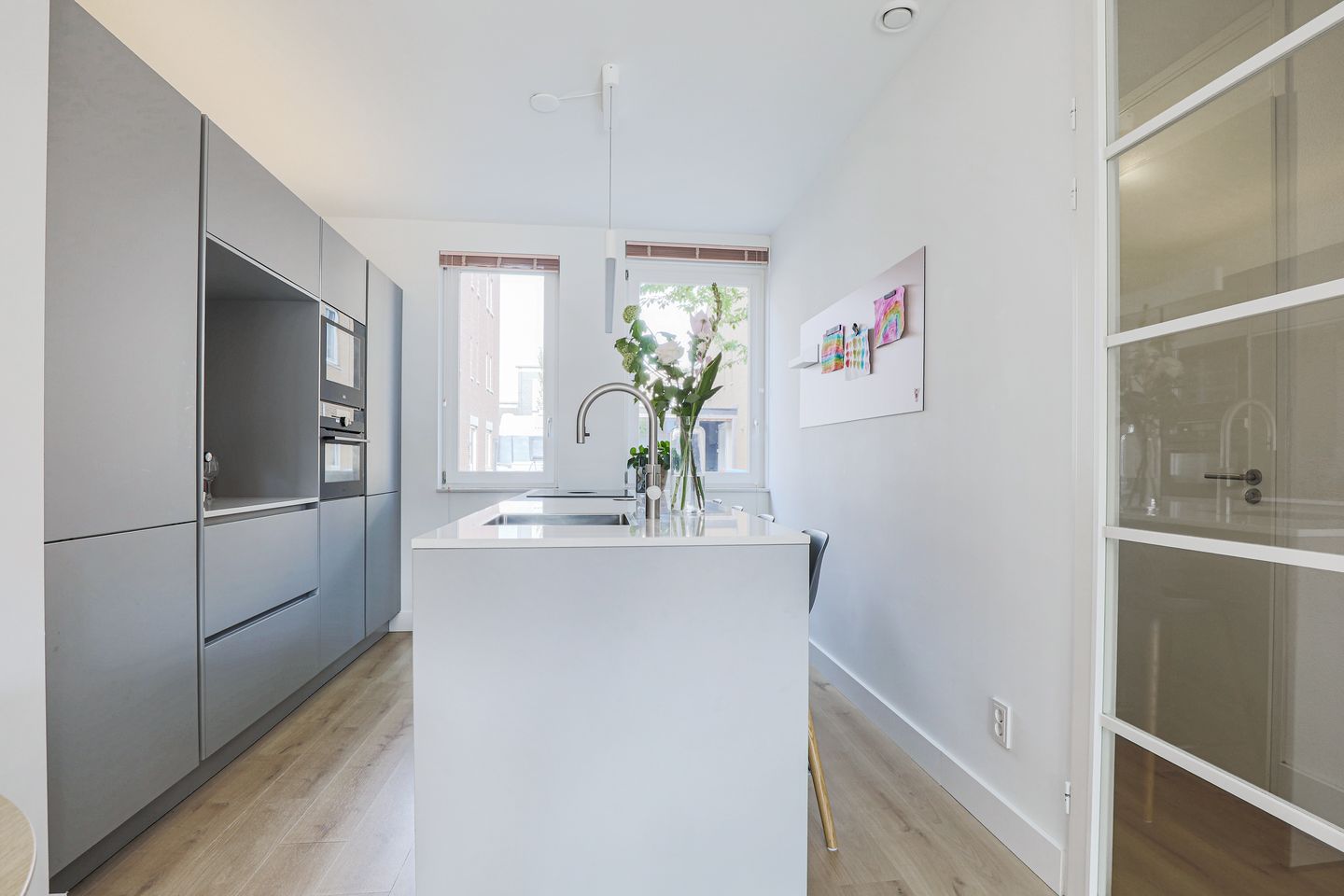 Spacious Move-in Ready Terraced Home with Sunny Garden in Vathorst — 20