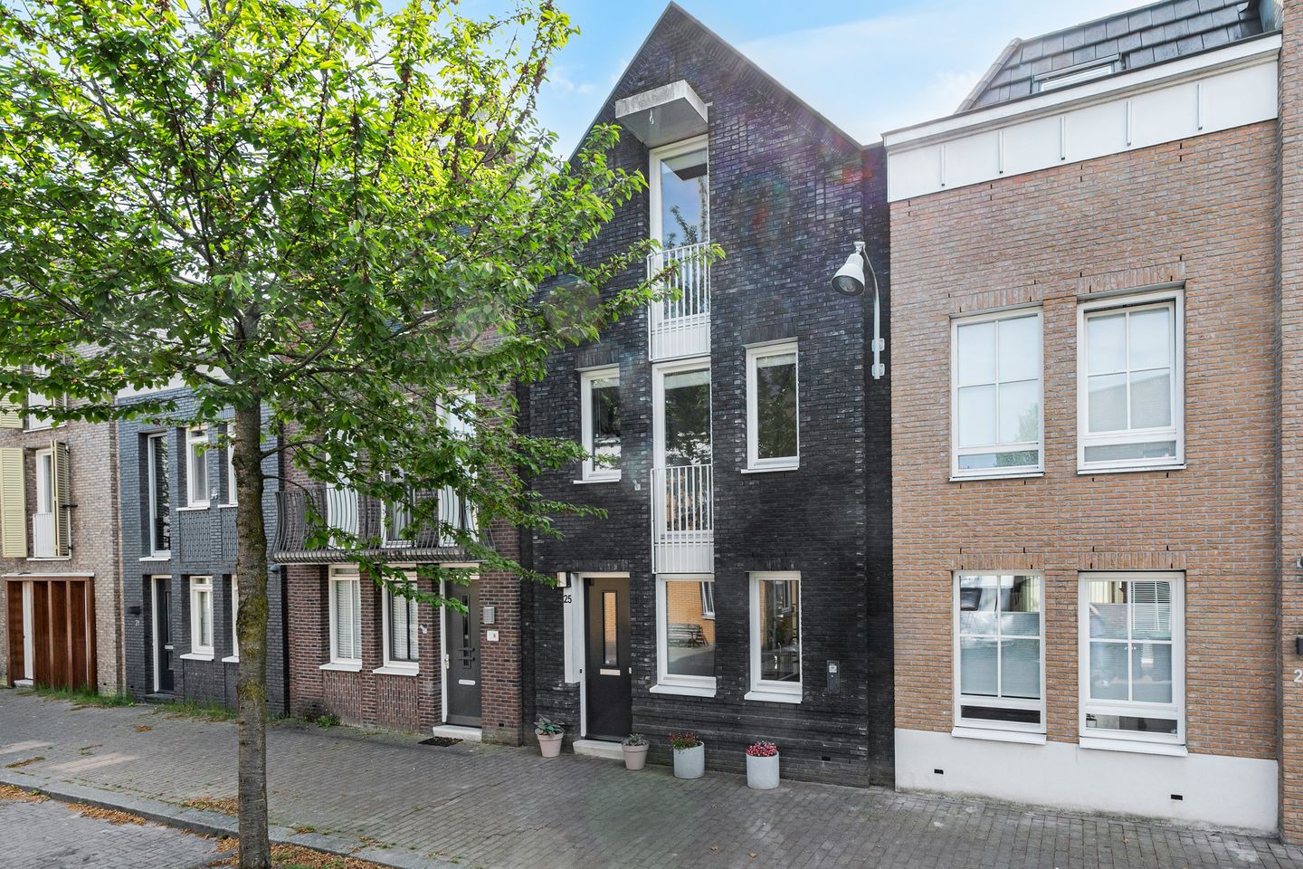Foto 1 van Uitdamstraat 25