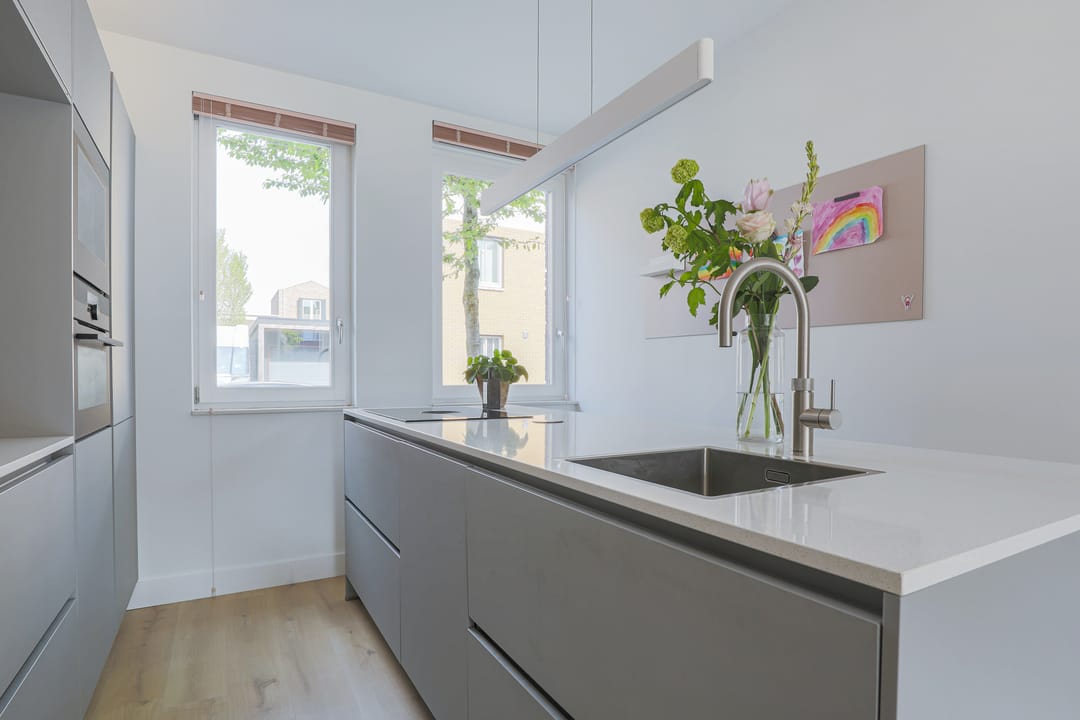 Spacious Move-in Ready Terraced Home with Sunny Garden in Vathorst — 23