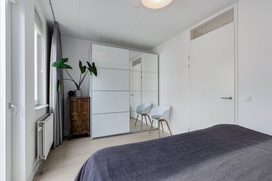 Spacious Move-in Ready Terraced Home with Sunny Garden in Vathorst — 32