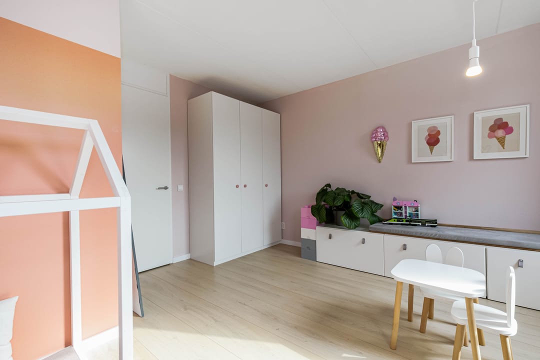 Spacious Move-in Ready Terraced Home with Sunny Garden in Vathorst — 37