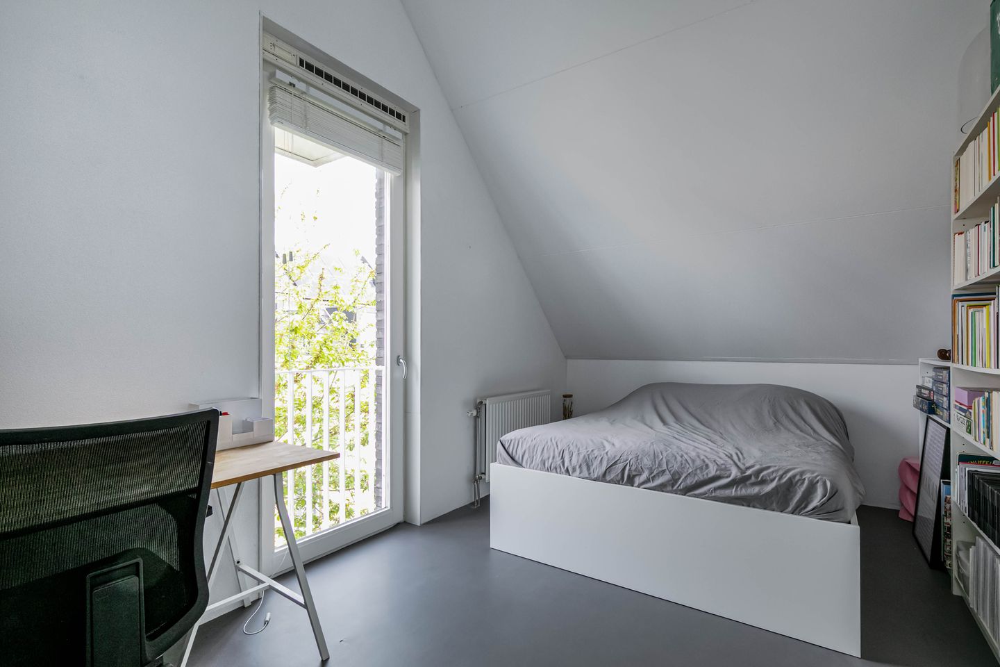 Spacious Move-in Ready Terraced Home with Sunny Garden in Vathorst — 49