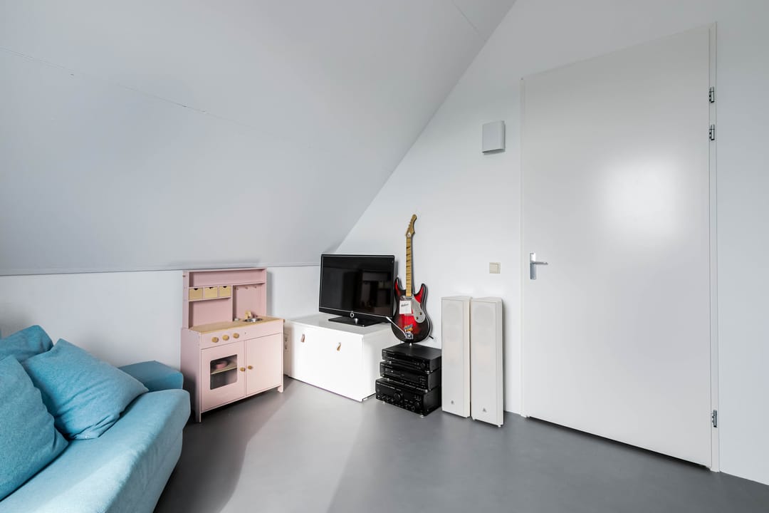 Spacious Move-in Ready Terraced Home with Sunny Garden in Vathorst — 47