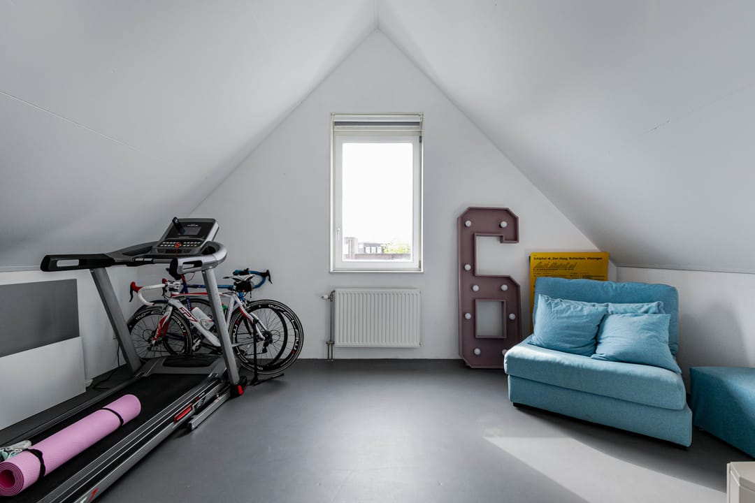 Spacious Move-in Ready Terraced Home with Sunny Garden in Vathorst — 46