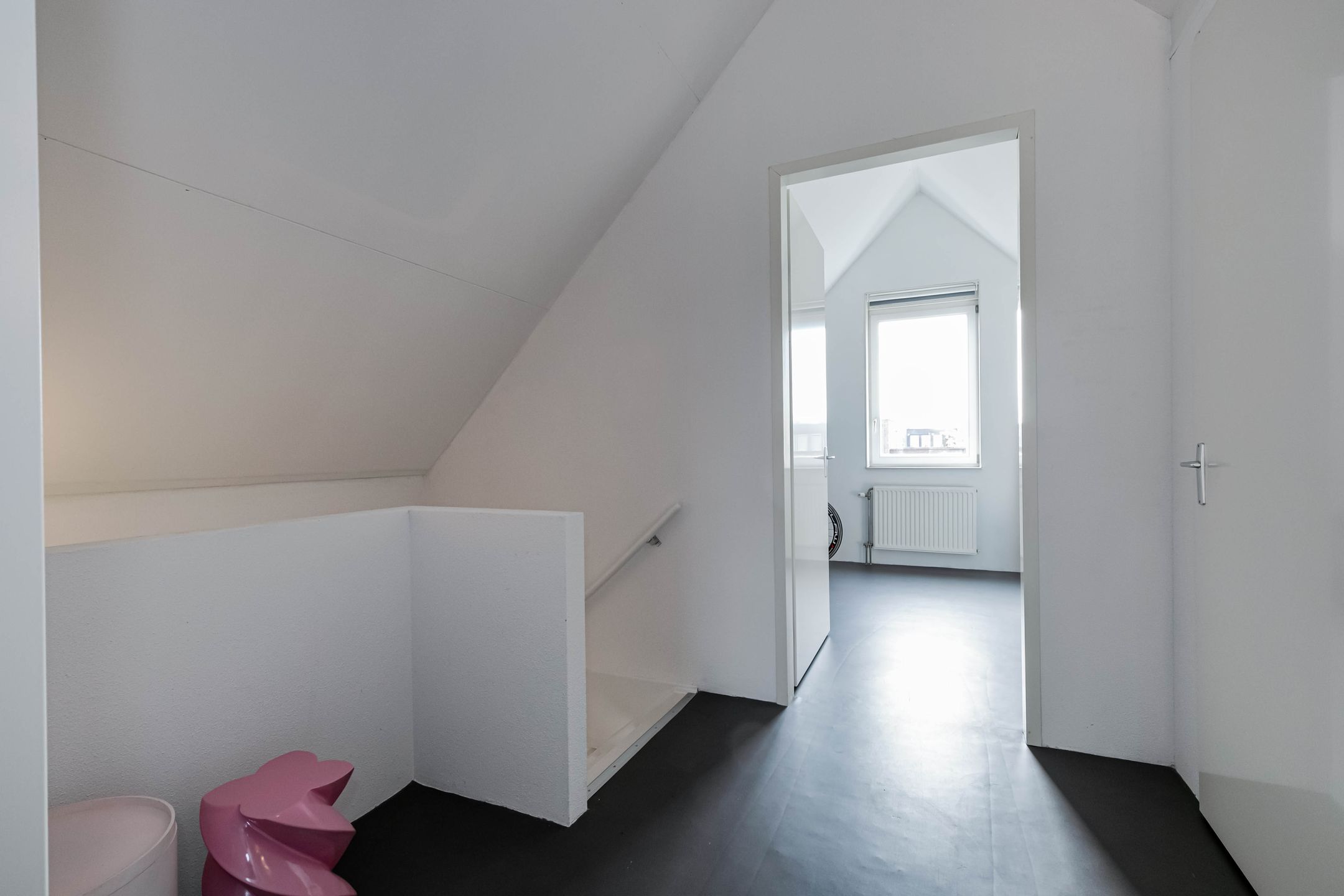 Spacious Move-in Ready Terraced Home with Sunny Garden in Vathorst — 48