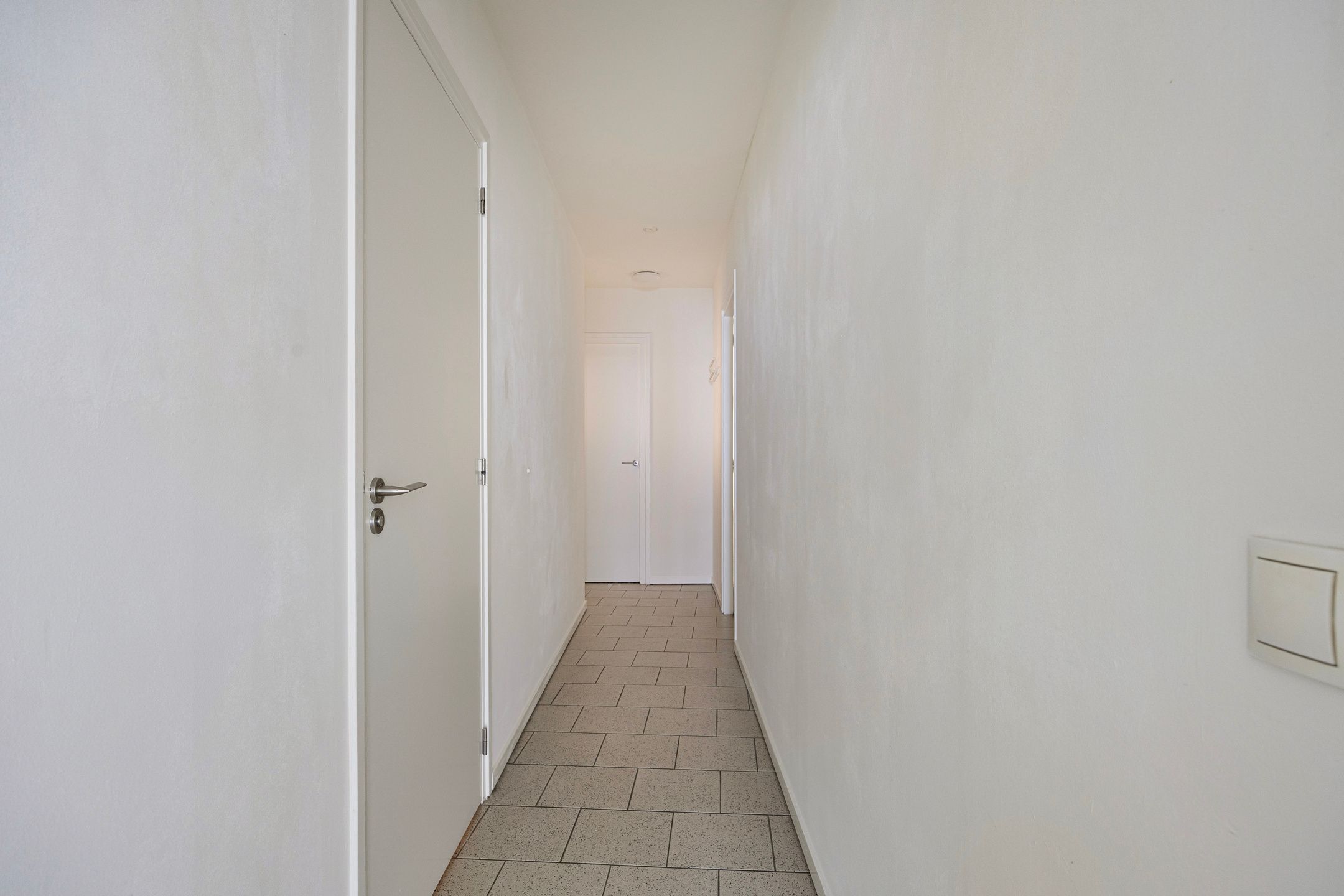 Modern Ground Floor Apartment with Private Parking in Oss City Center — 9