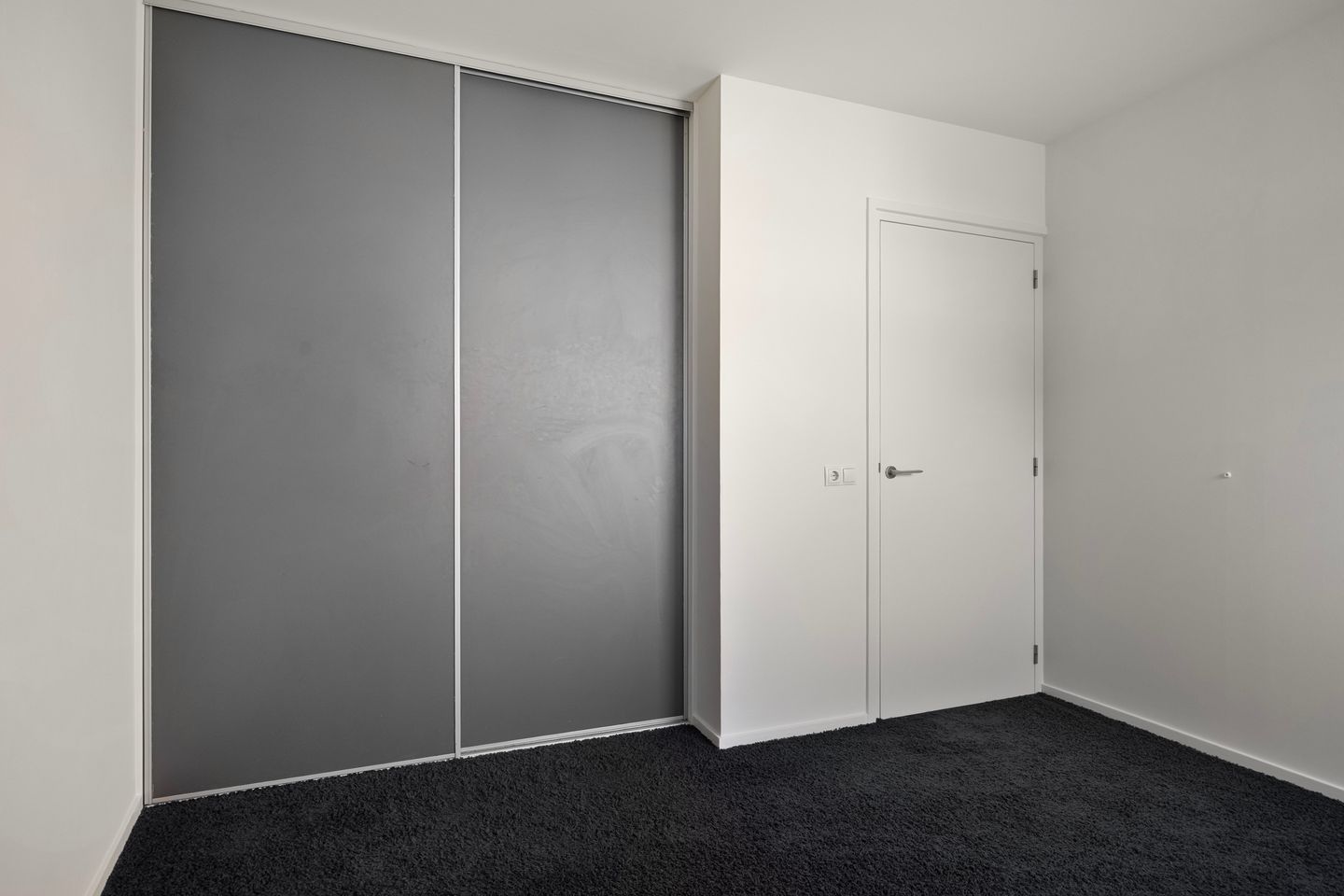 Modern Ground Floor Apartment with Private Parking in Oss City Center — 20
