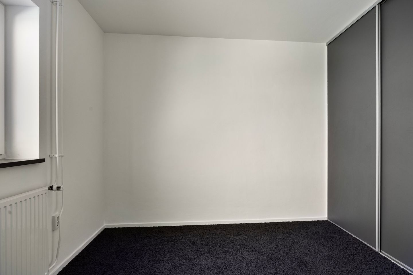 Modern Ground Floor Apartment with Private Parking in Oss City Center — 19