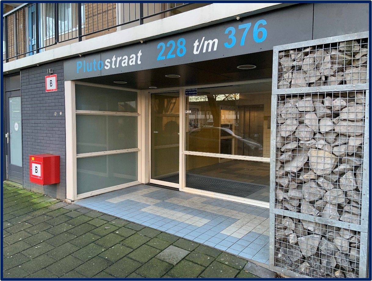 Photo 21 of Plutostraat 256