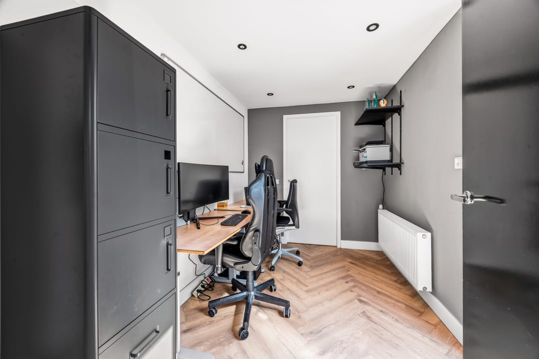 Photo 23 of Bekerstraat 12