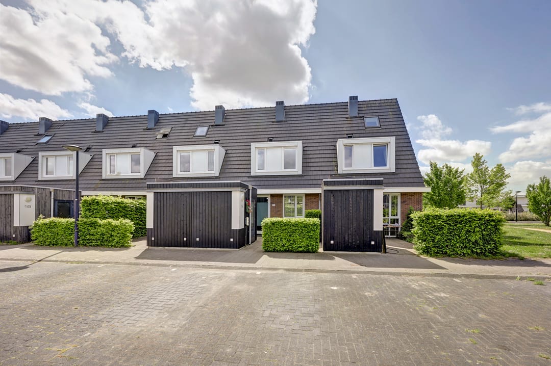 Energy-neutral terraced house with 3 bedrooms and solar panels in Dronten — 43