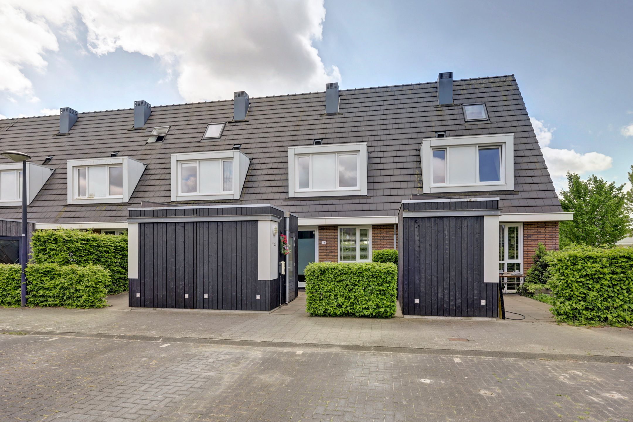 Energy-neutral terraced house with 3 bedrooms and solar panels in Dronten — 42