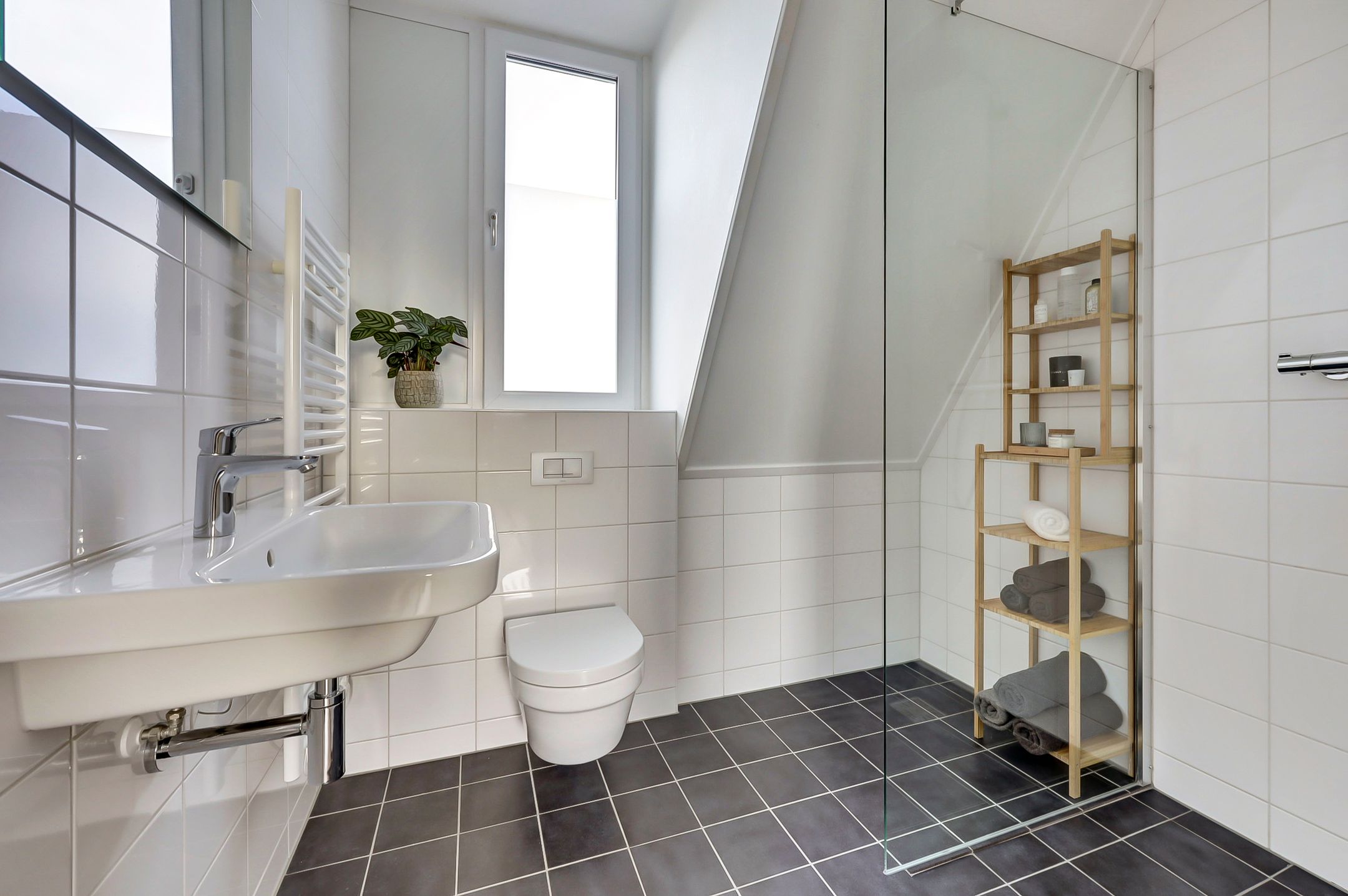 Energy-neutral terraced house with 3 bedrooms and solar panels in Dronten — 24