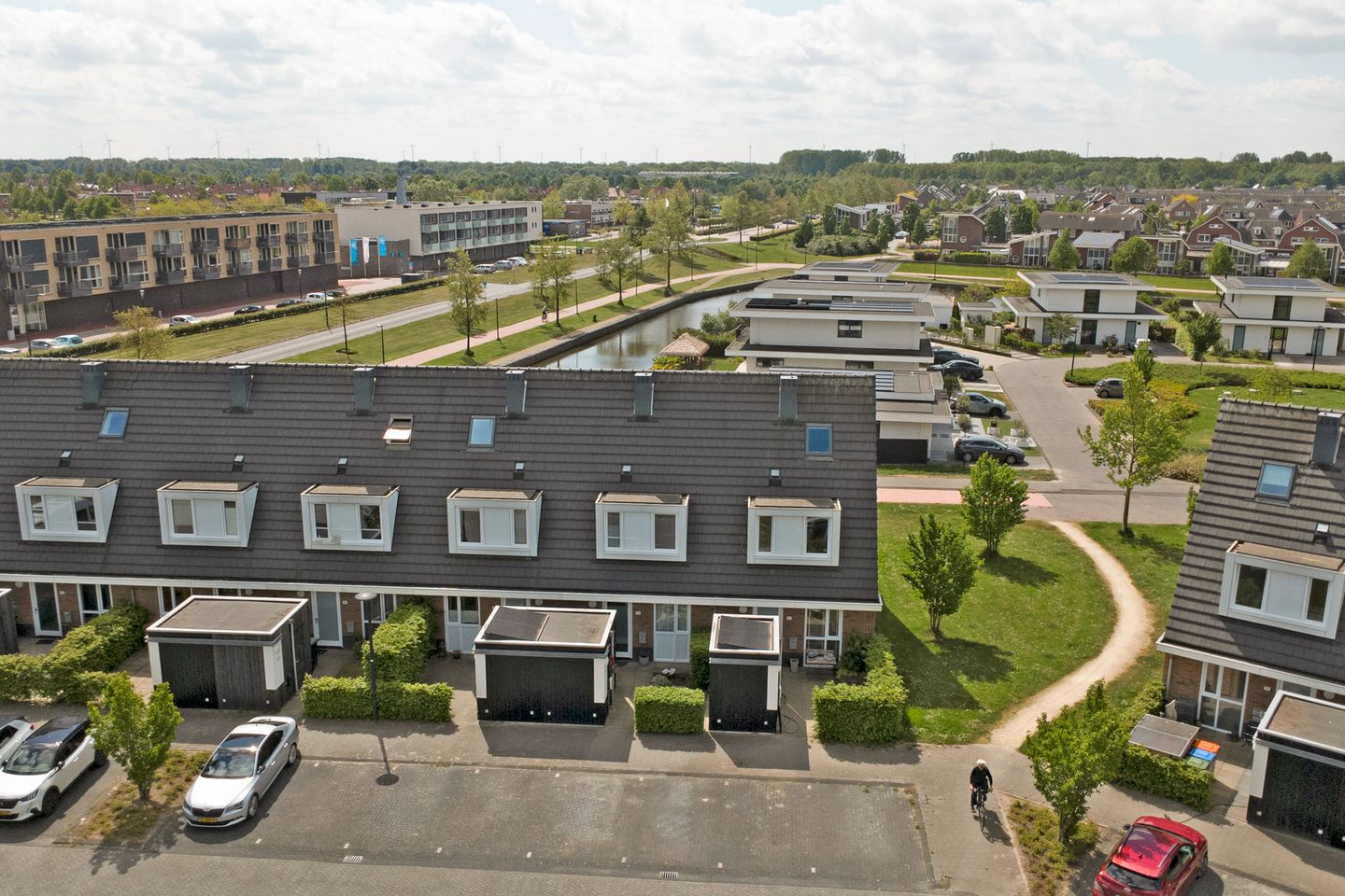 Energy-neutral terraced house with 3 bedrooms and solar panels in Dronten — 34