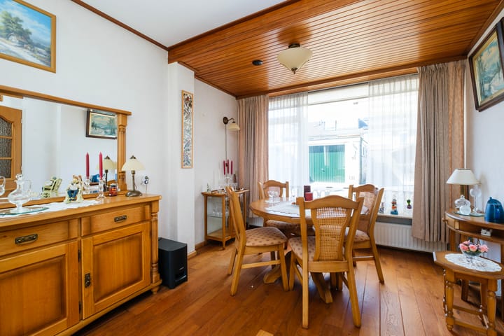 Twee-onder-één-kap te koop: Libellestraat 33, Beekbergen