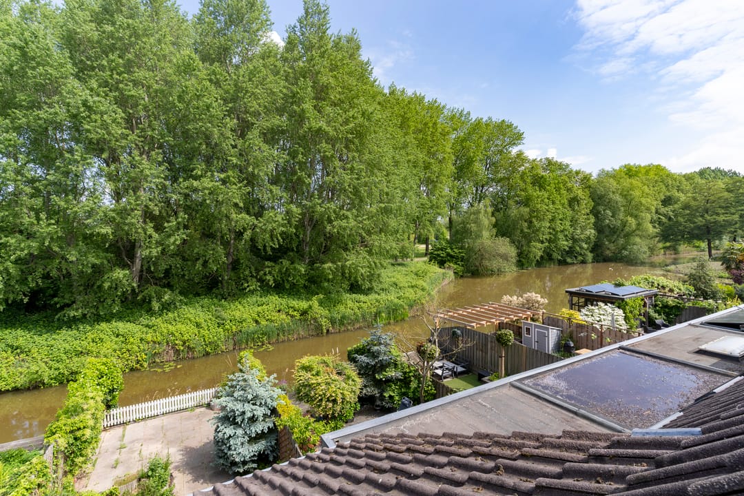 Terraced Home with Water Views in Nieuwegein Buitenweides — 32