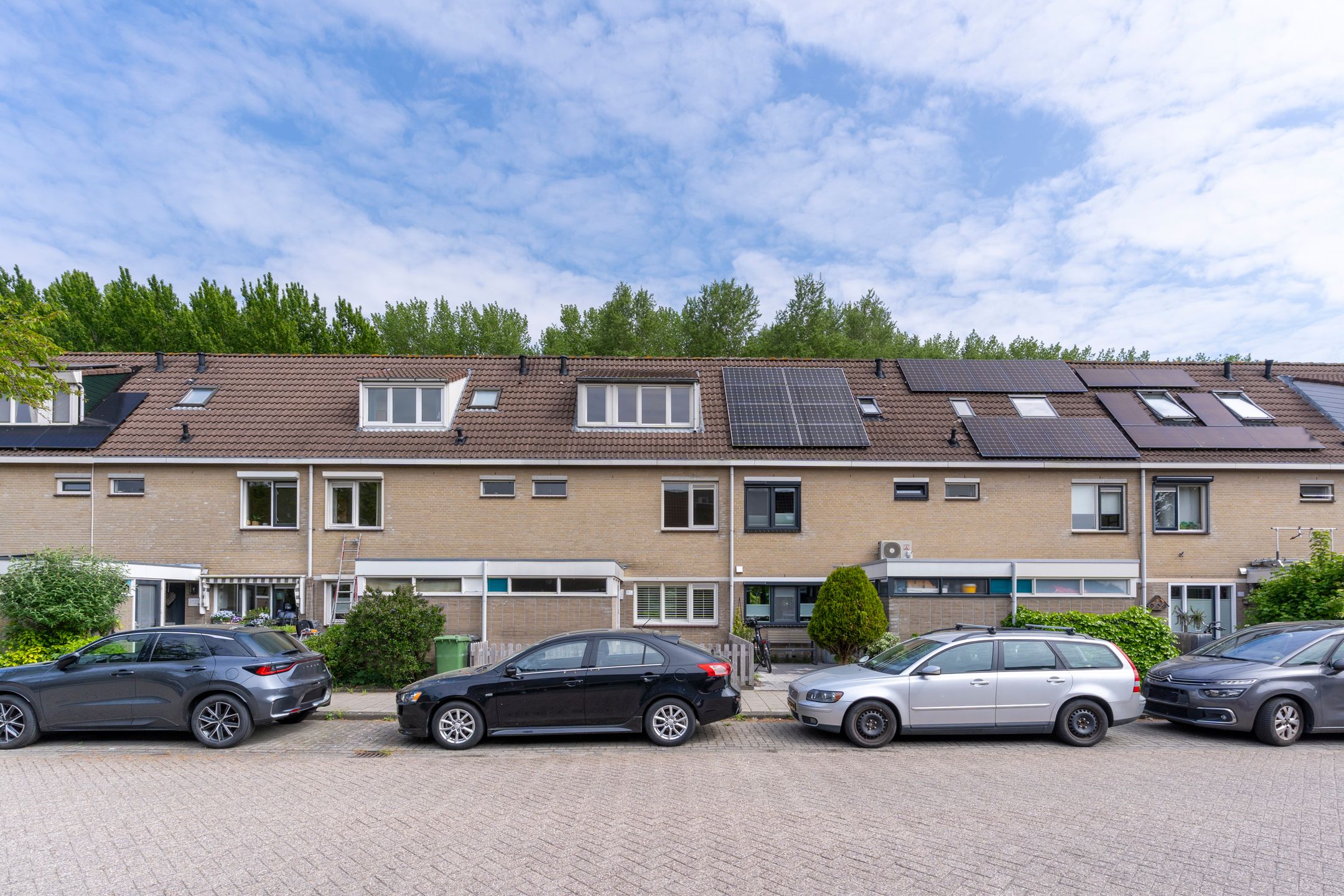 Terraced Home with Water Views in Nieuwegein Buitenweides — 27