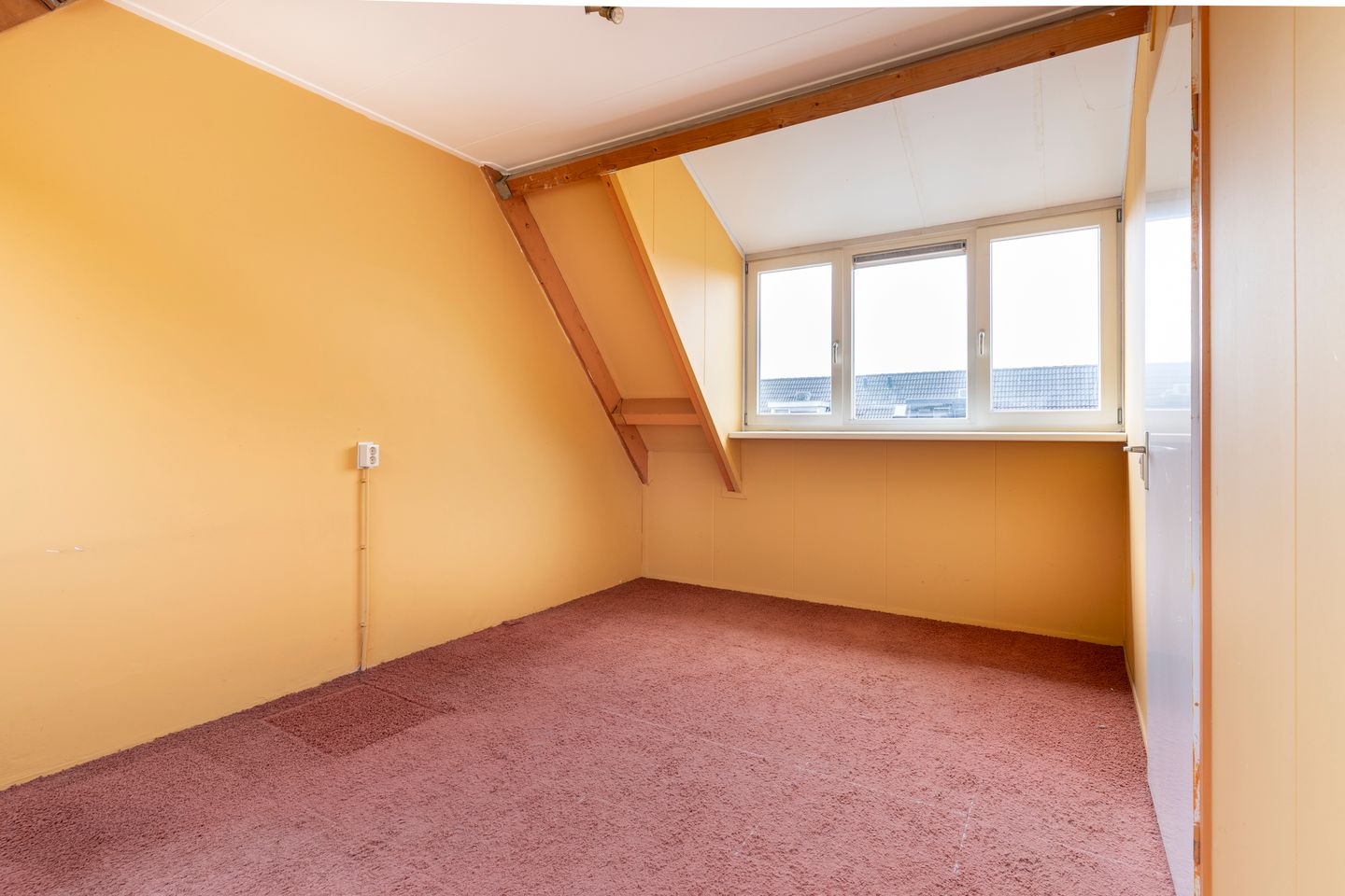 Terraced Home with Water Views in Nieuwegein Buitenweides — 20