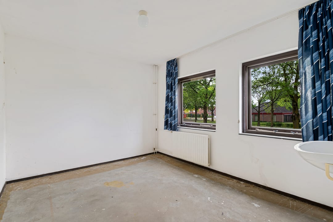 Corner house with garage and free view in green family-friendly location — 22