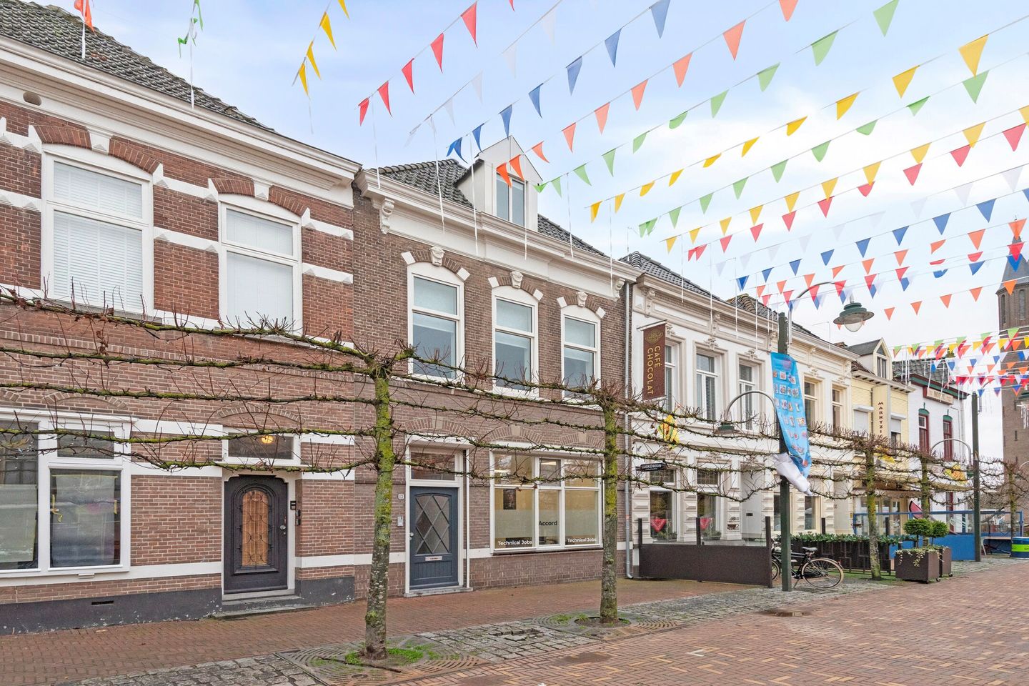 View photo 1 of Markt 13