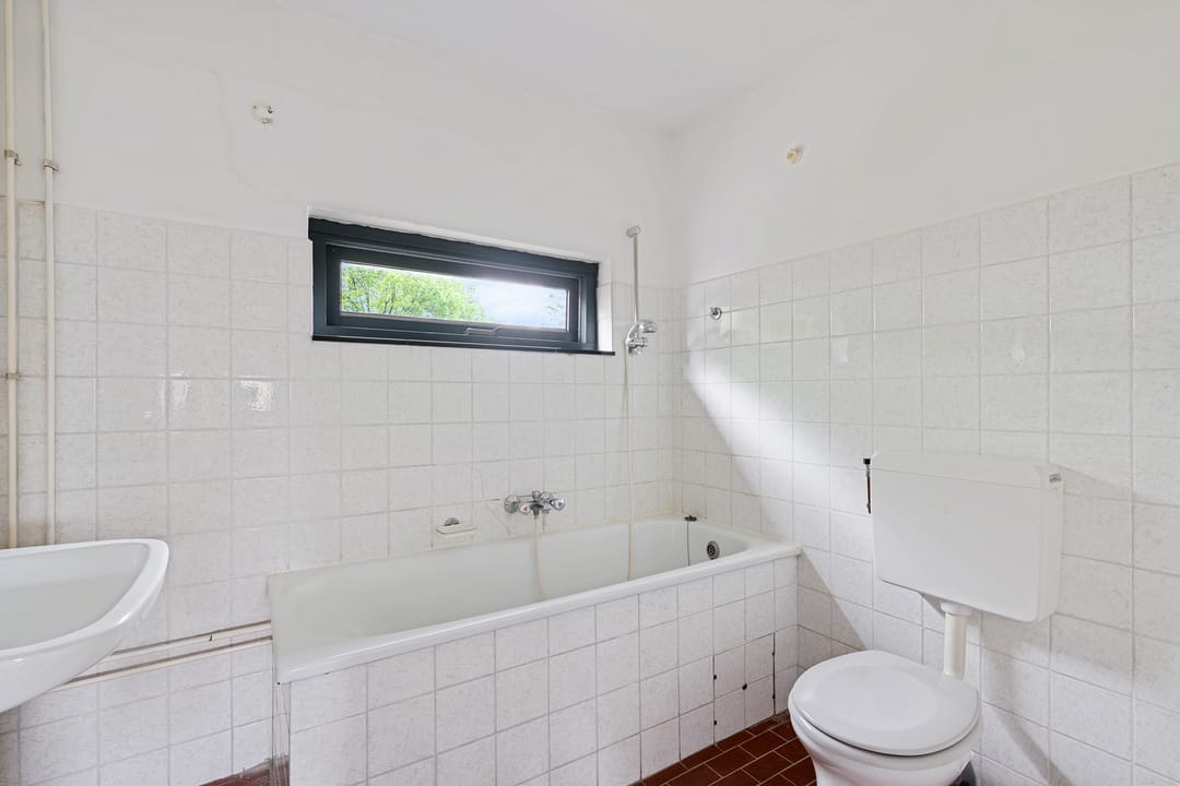 Corner house with garage and free view in green family-friendly location — 23