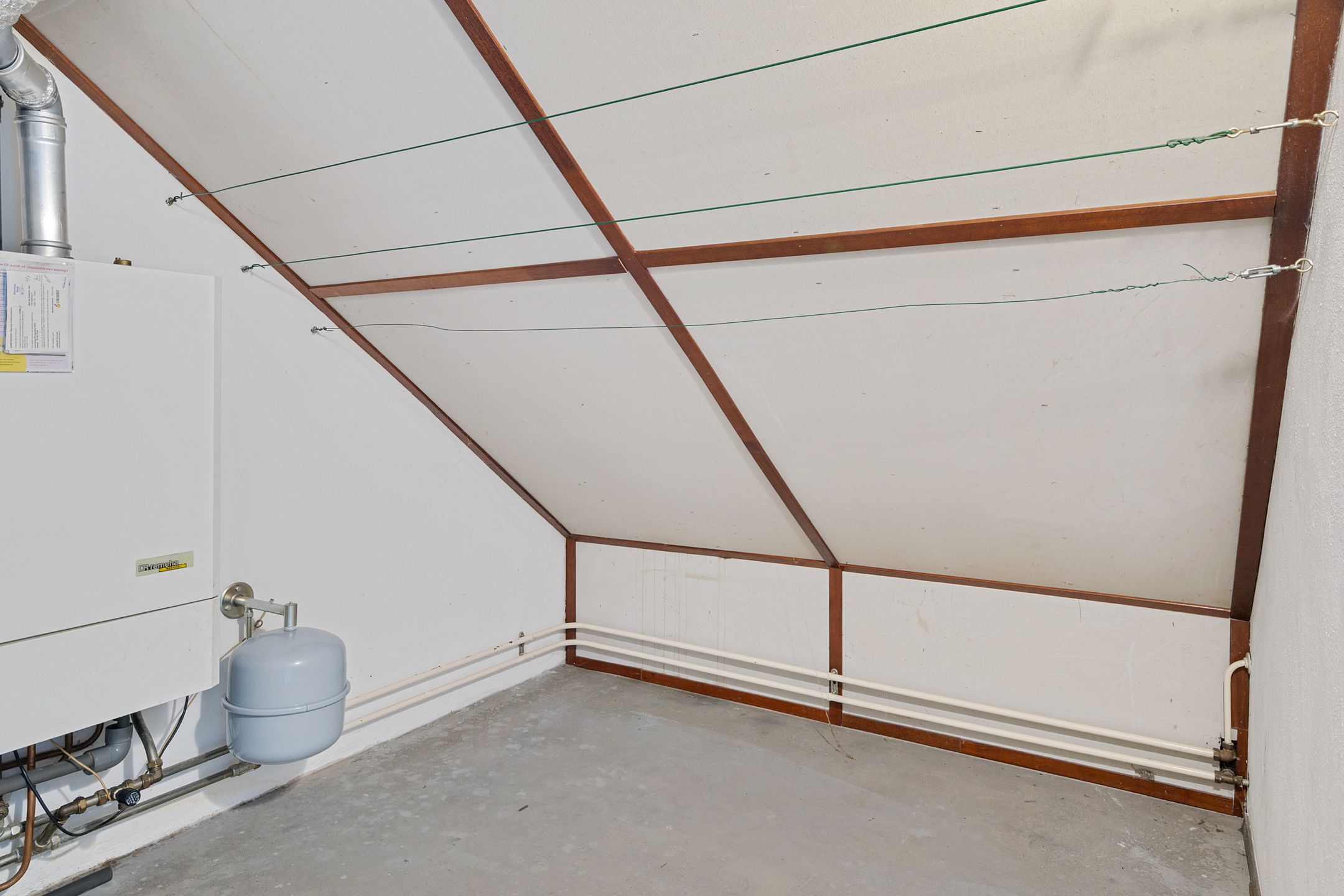 Corner house with garage and free view in green family-friendly location — 24