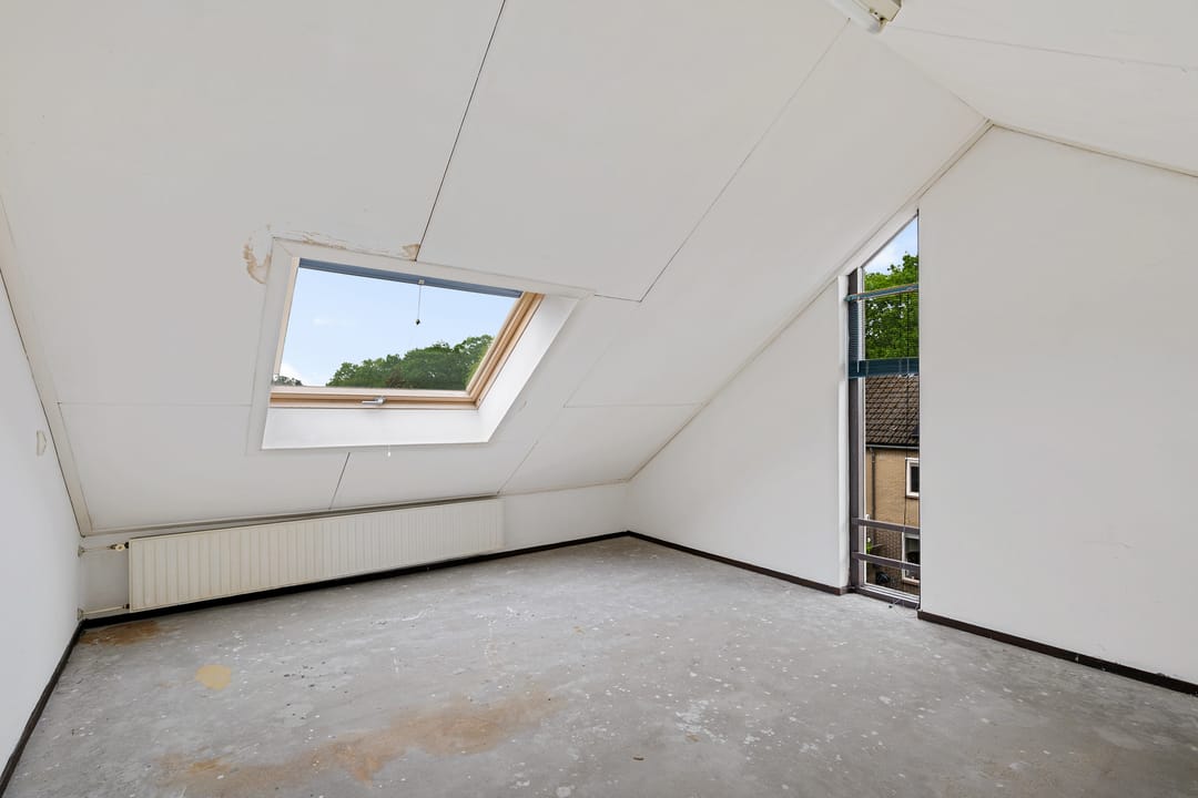 Corner house with garage and free view in green family-friendly location — 26