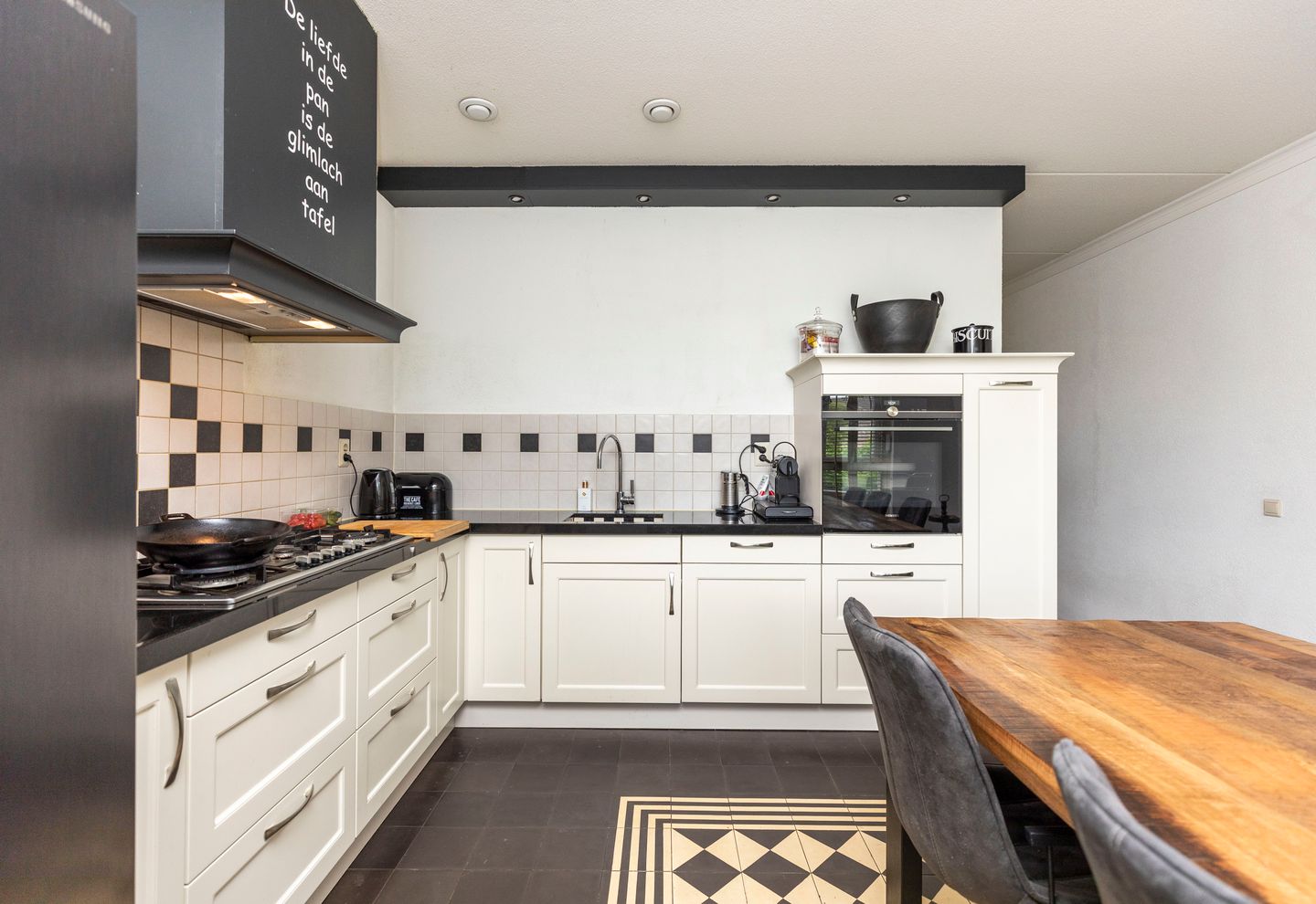 Spacious Extended Semi-Detached Home with Garage and Sunny Southeast-Facing Garden — 14